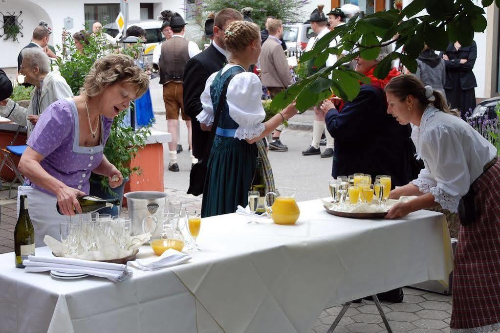 Landgasthof Kirchmayer Farchant Eksteriør billede